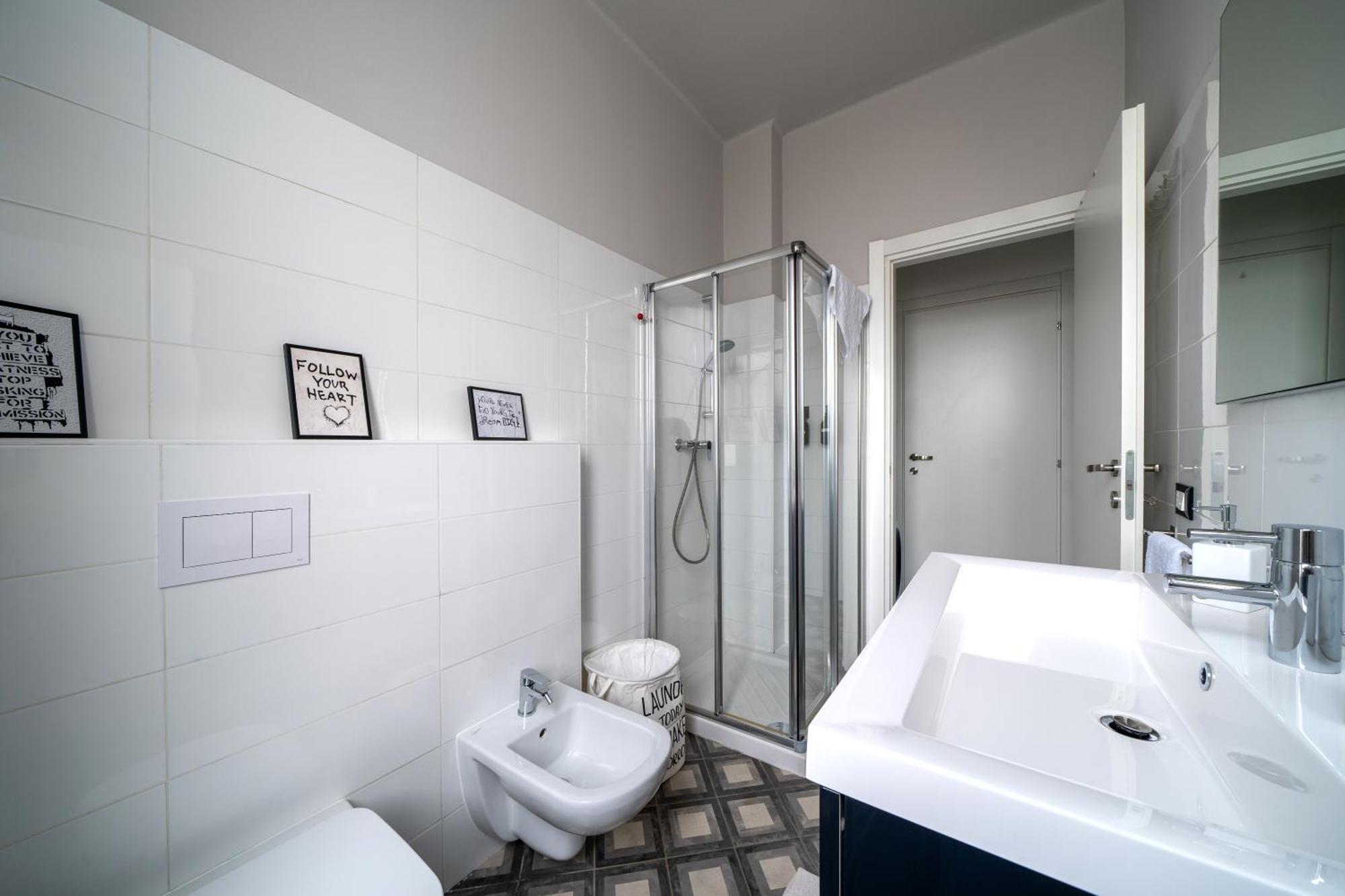 Honey House - Vista Lago E Montagne Luino Ngoại thất bức ảnh